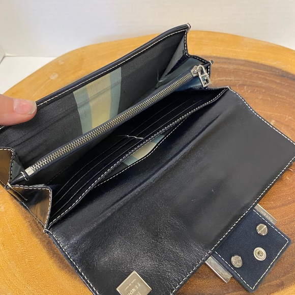 Fendi Marbled Buckled Wallet - Picture 3 of 12